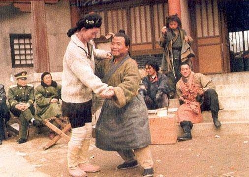一旁的"武松"和"乔郓哥"是不是嫉妒啊?