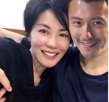 谢霆锋一脸愤怒,表示王菲现在是我的女友!