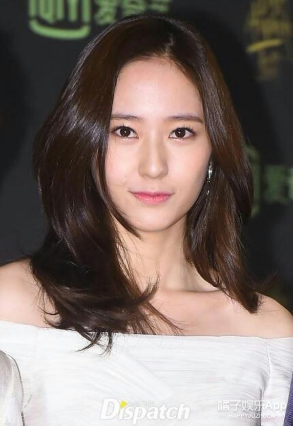 krystal一直给人一种"淡淡哒就很漂亮的感觉,水晶么么哒
