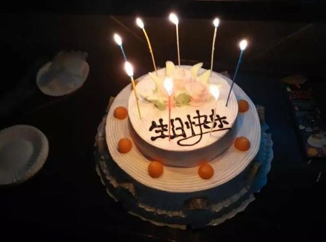 我儿子和侄子同一天生日,妈每人给个红包