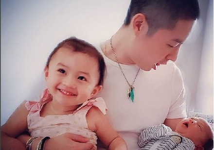 吴建豪婚变抱娃露面,女方婚后一年被曝找应召