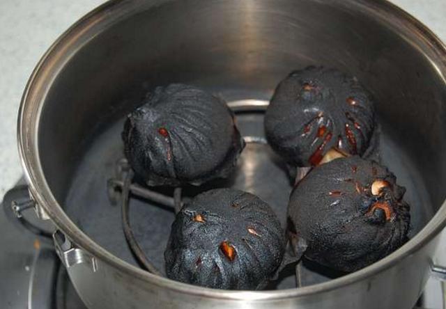 结婚后妻子每天都给他各种好吃的,但吃了一周