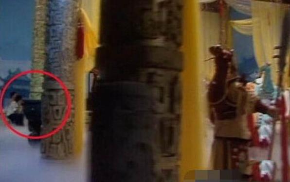 86版《西游记》竟有这么多穿帮镜头,最后一个