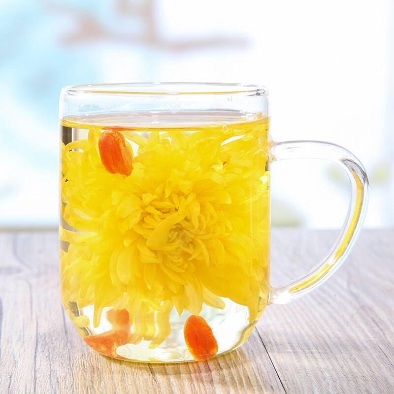 一杯枸杞菊花茶拯救眼睛,枸杞菊花茶能放冰糖