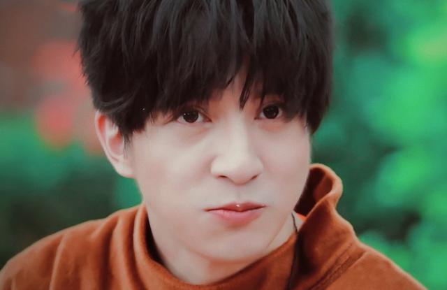 薛之谦也太耿直了,这个动作暴露了多少男明星的小秘密