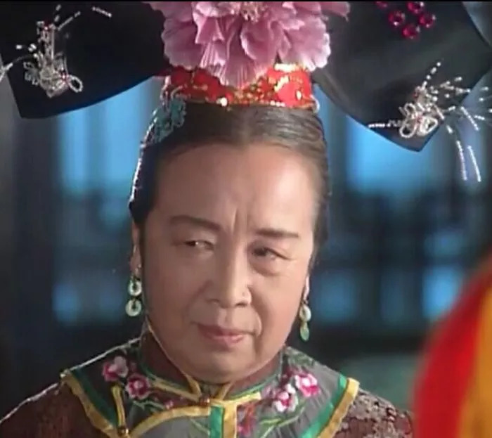 (容嬷嬷的坏,不靠妆容靠演技)