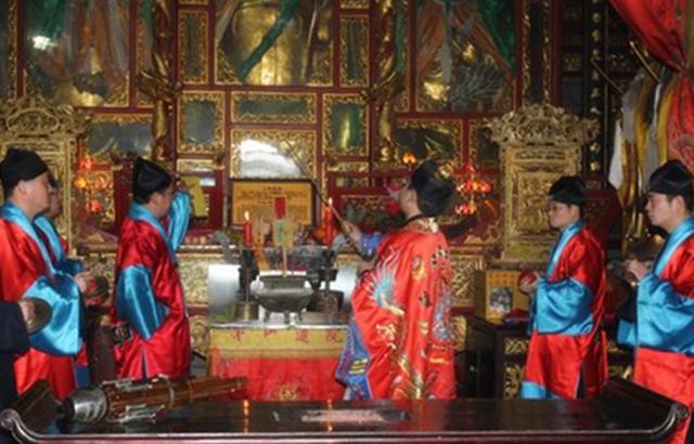 女道士称:九月九日这一天我必死,这天都来看她"升天"