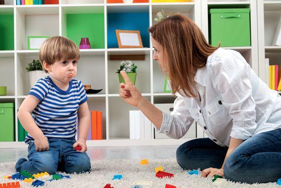 当外国熊孩子犯了错时,他们的父母如何教训他们呢?