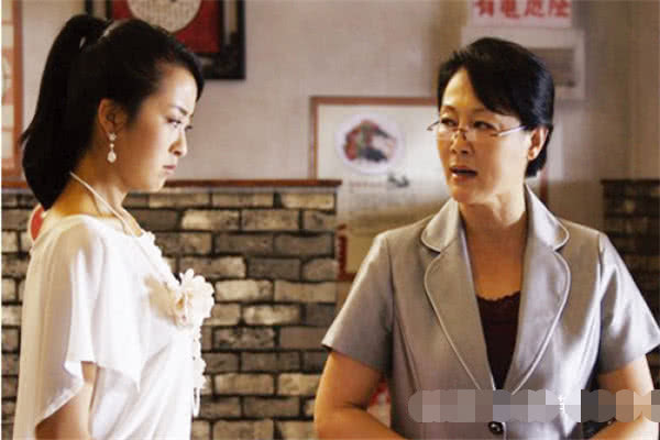 小姑子欠债二十万,婆婆要儿媳拿出嫁妆还债,儿子说