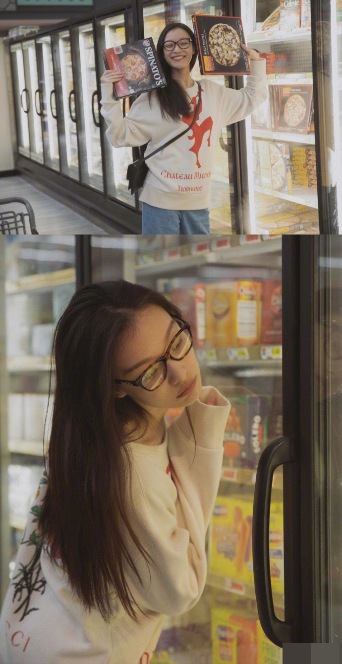 倪妮素颜逛超市 把自己埋在零食里一脸幸福