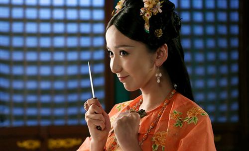 娄艺潇版建宁公主各种女神范,那么,各版《鹿鼎记》中,饰演建宁公主