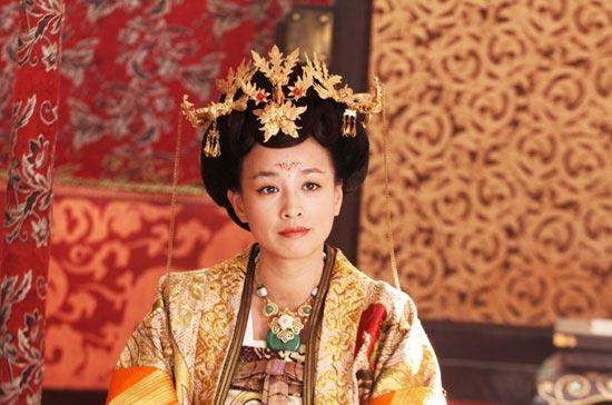 上官婉儿风流成性,拥有男宠无数,只因错爱一个人