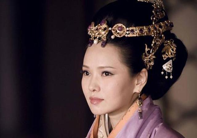 赵飞燕7岁的时候,家里实在没办法了,于是她就被父亲卖给了阳阿公主家