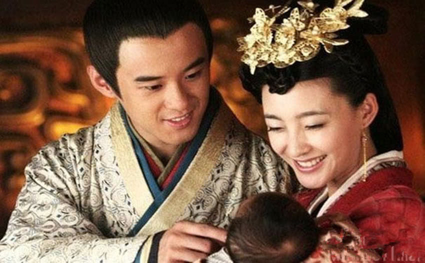 母亲听说女儿要大贵,赶紧让女儿离婚弃子进宫,后来当皇后