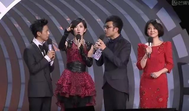 2011-2012的湖南卫视跨年春晚上,汪涵,何炅,李湘和谢娜一起为接下来