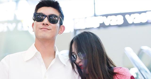 霍思燕杜江又撒狗粮!霍思燕一脸娇羞头靠老公肩上