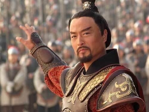 邓奉走了,董欣慌了,眼看汉军强大,慌不择路之下选择了"畏威而降".