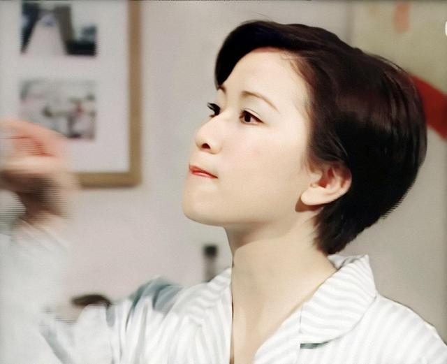 刘江评佘诗曼演技一般,网友不干了:她演技爆棚