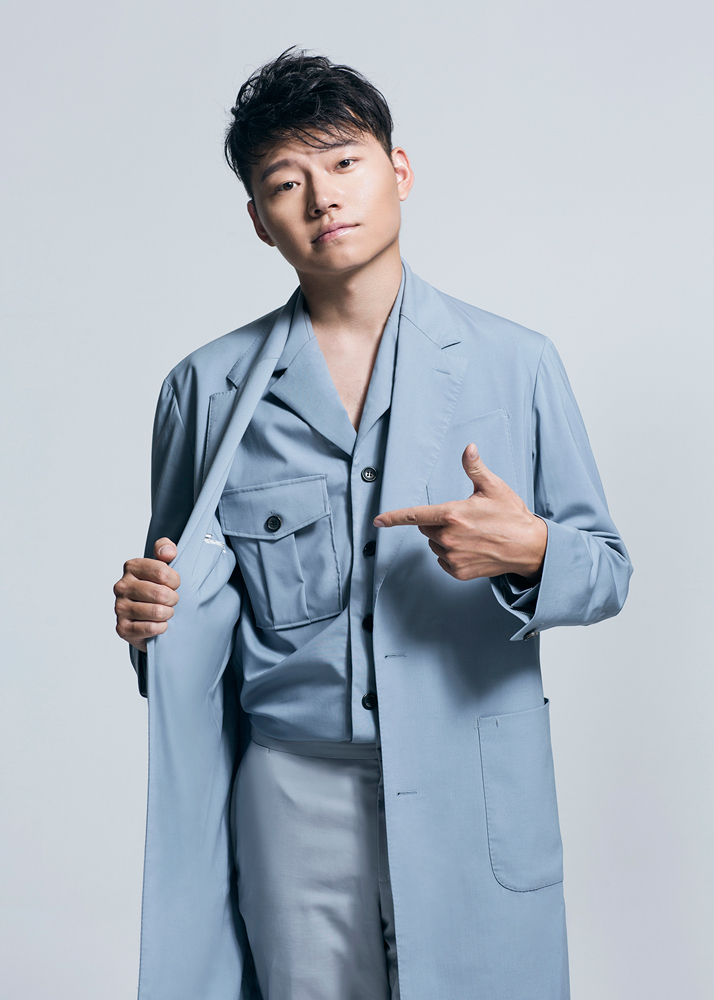 "全能才子"吴彼工作忙不停 多重身份不断切换