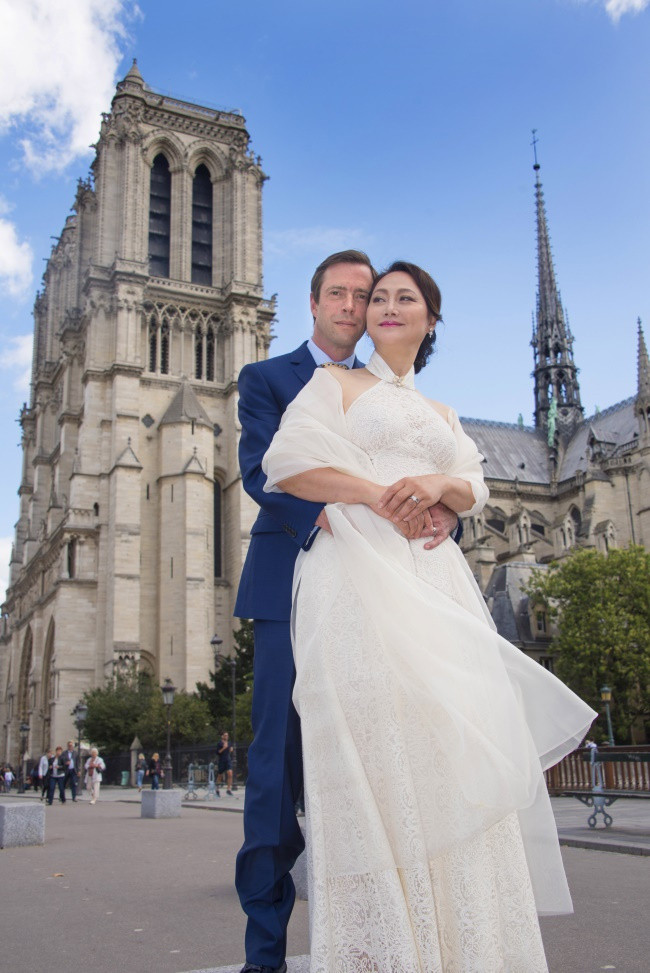 故事还要从宋佳闺蜜的一次比利时之旅开始.