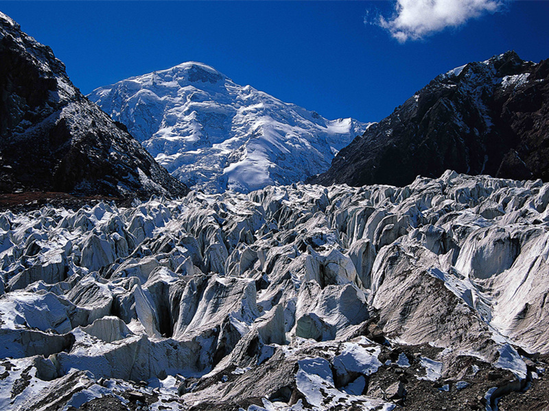 这里是世界上发育最充分,保存最完好的山谷冰川,这里看起来就像是一座