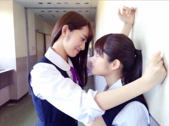 看了這些百合日劇,我想起來內田有紀在倒二里也是喜歡女主,真的耶