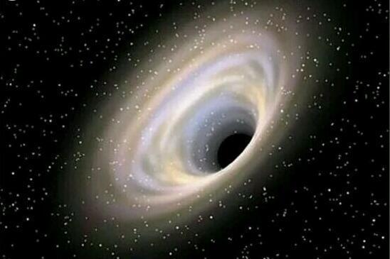 假如掉进黑洞 将会见到什么不可思议的事情发生呢?