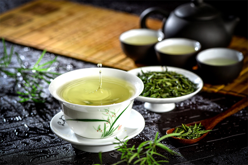 谷雨茶里富含多种维生素和氨基酸,香气宜人且口感甚佳喝谷雨茶