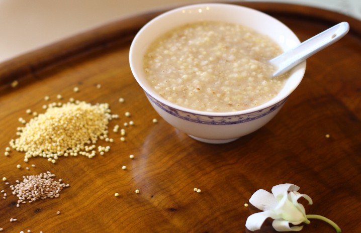 茗糜也叫茗粥,茶粥,其实就是煮好的茶.