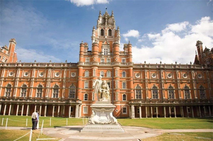 英国的伦敦大学,牛津大学,美国的哈佛大学,耶鲁大学,南加州大学,布朗