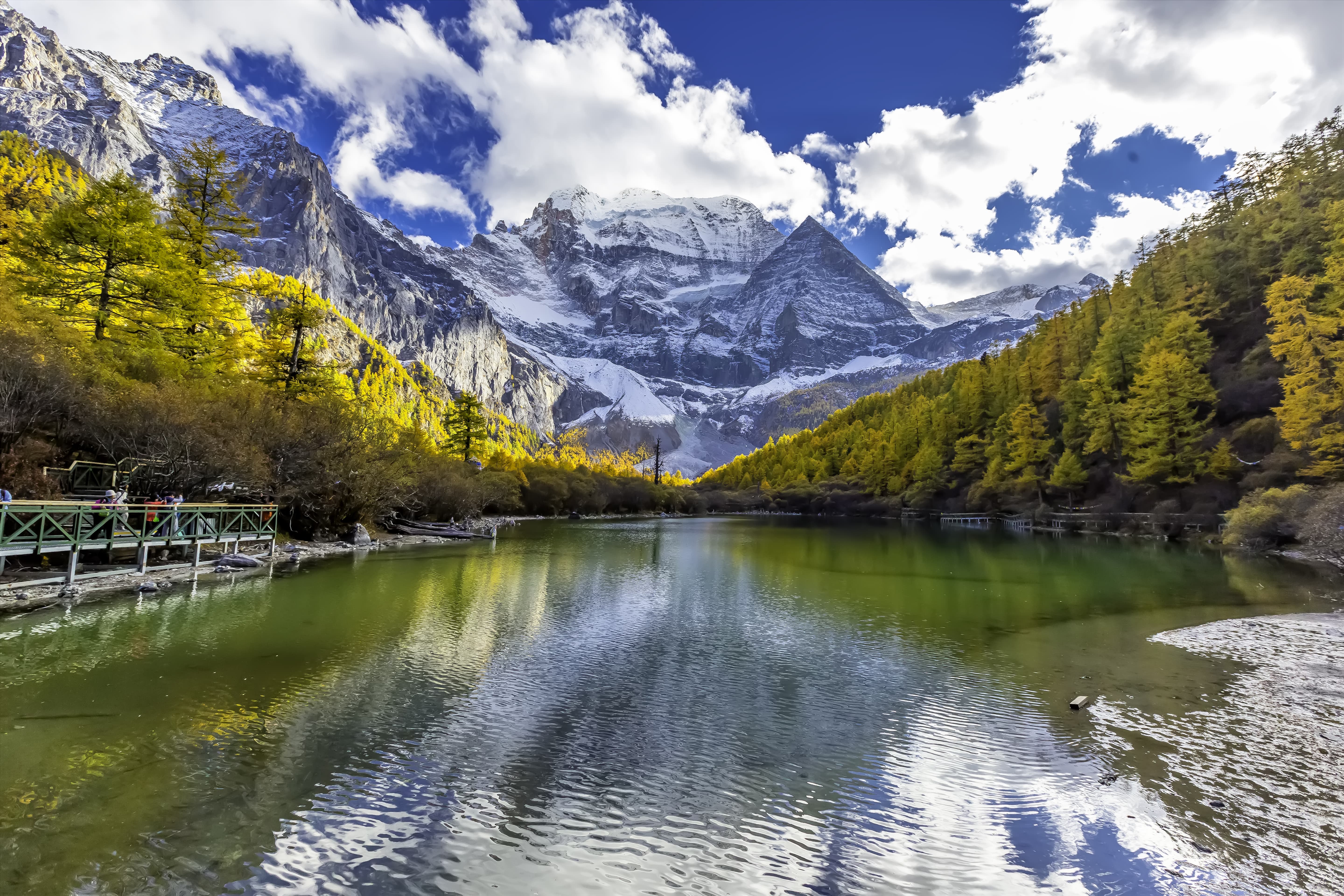 震撼心灵的"稻城亚丁",除了雪山草原,还有绝美的晚霞风情!
