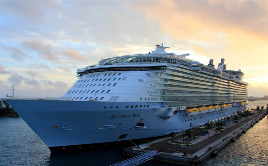 海洋奇迹号由法国大西洋船厂建造,历时三年多,花费10亿英镑(约合81亿