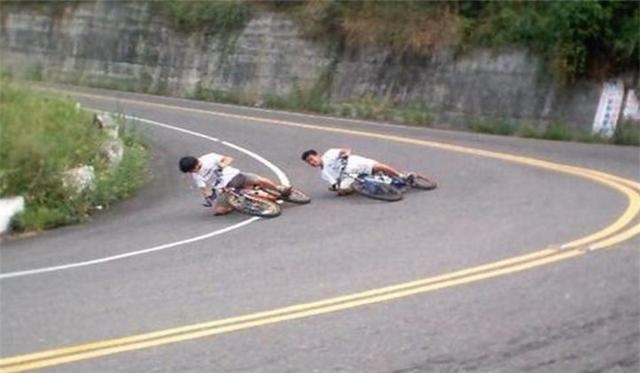 老外发明能"漂移"的自行车,五秒内加速到34公里,比汽车还刺激