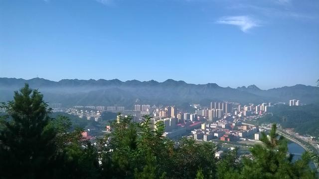 這個縣城就是興隆縣,屬於承德市,位於河北的東北部.