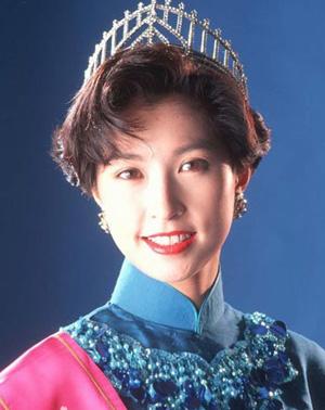 她与前夫陈容森于1994年在澳洲秘密结婚,两人的结婚消息三年后才曝光