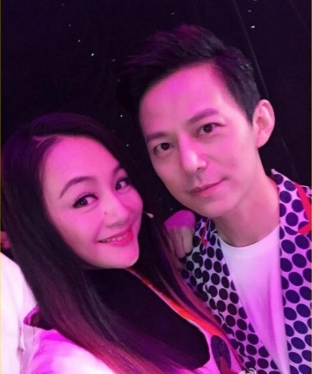 从化妆师到知名主持人,现44岁退出影坛,七岁儿子长得眉清目秀