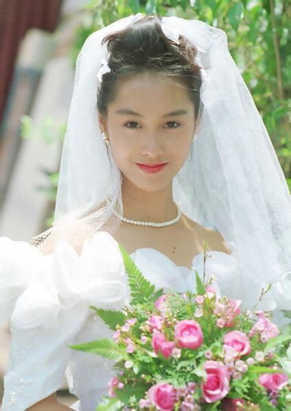 王祖贤的婚纱照简直美cry了