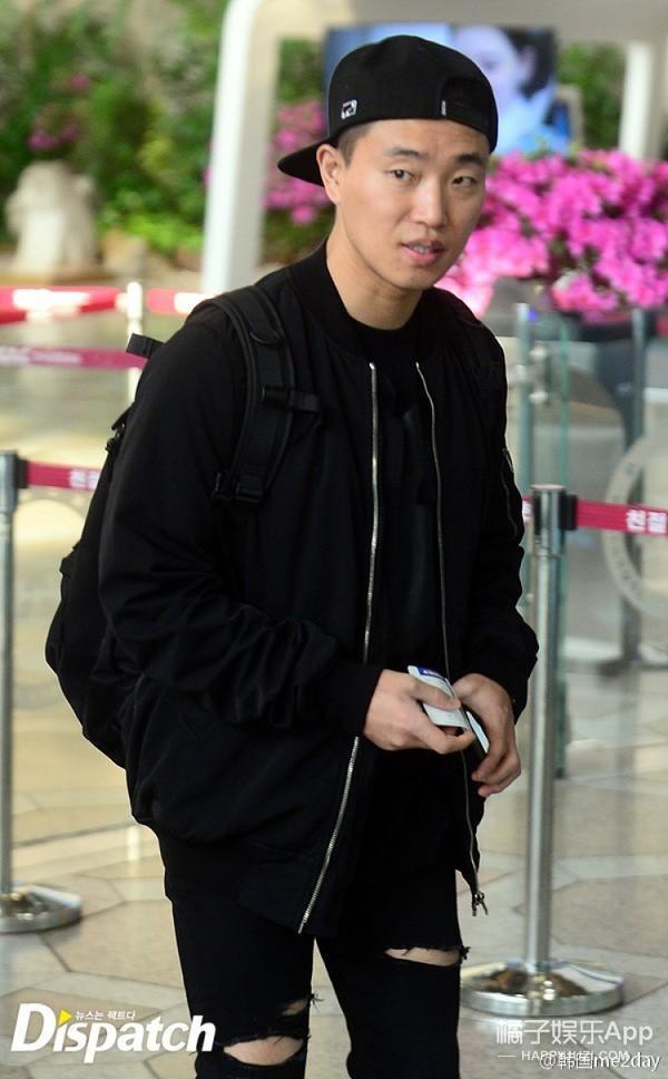 runningman成员前往北京,gary的裤子太抢眼了!