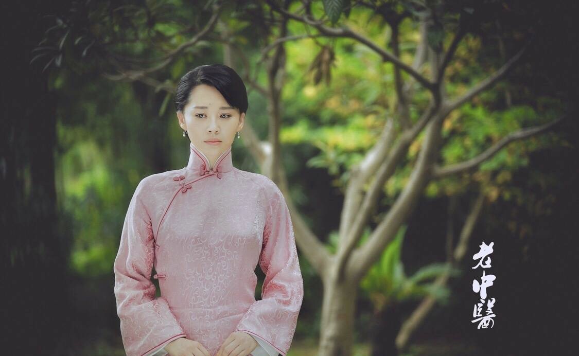 但是看到许晴的剧照的时候还是觉得有点惊讶,怎么可以这么好看呢?