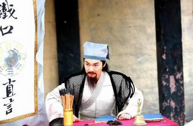 《三国志》里也有,比如曾如此写道:华佗之医诊,杜夔之声乐,朱建平之