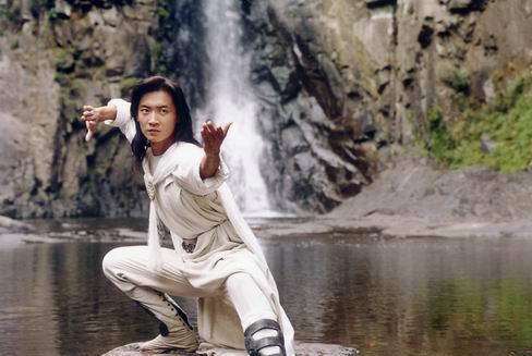 还记得《水月洞天》的童战吗?红极一时退出娱乐圈,如今成这样!