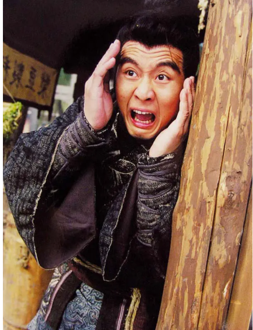 2000年古装神话剧《春光灿烂猪八戒》里,孙兴饰演了一代荧屏经典太白