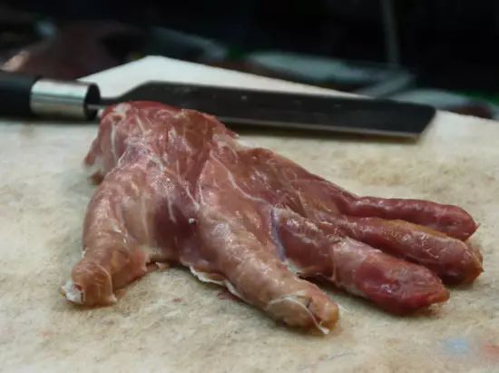 全球首家"人肉"专卖店,看了样子后,你有胆敢尝尝吗?