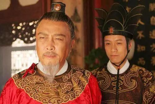 朱翊钧运气也是好,他的父亲明穆宗算是一个明君,留给他的辅政大臣有