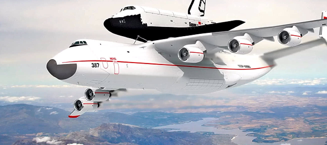 机翼长117米 配6个发动机 世界最大飞机亮相 射火箭专用