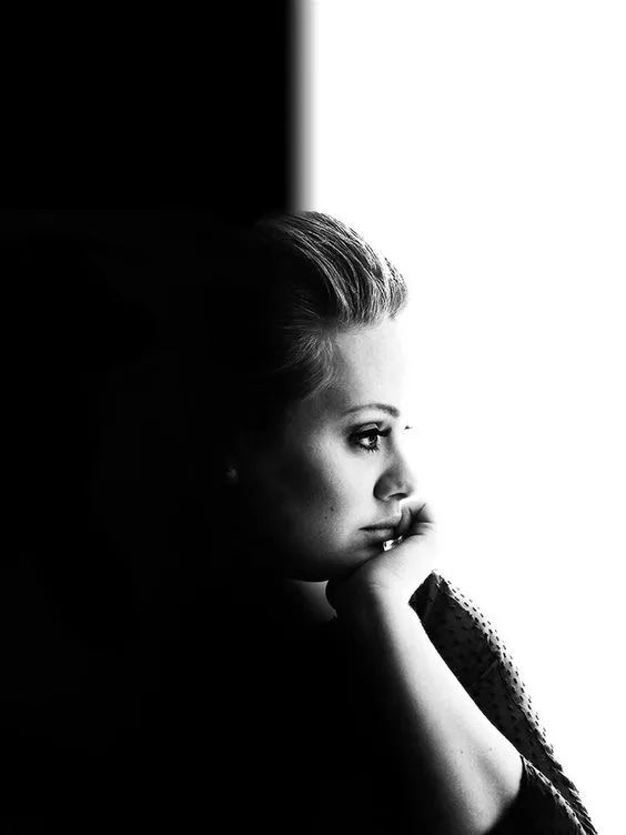 黑白光影之间,诠释西方女生别样的灵性和性感